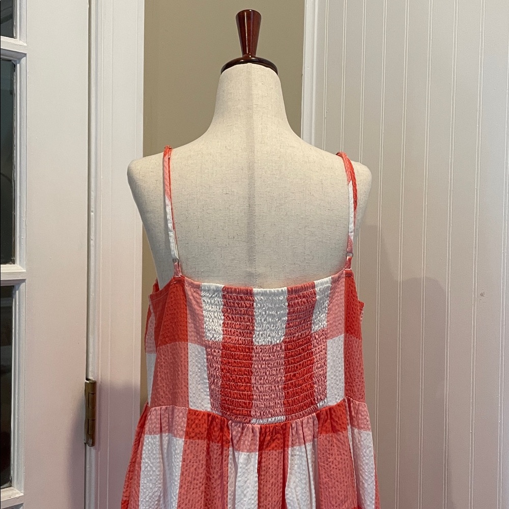 LOU & GREY Gingham Check Tiered Tank Midi Smocked Dress in Coral/White Size L - Picture 5 of 11